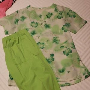 Scrub set